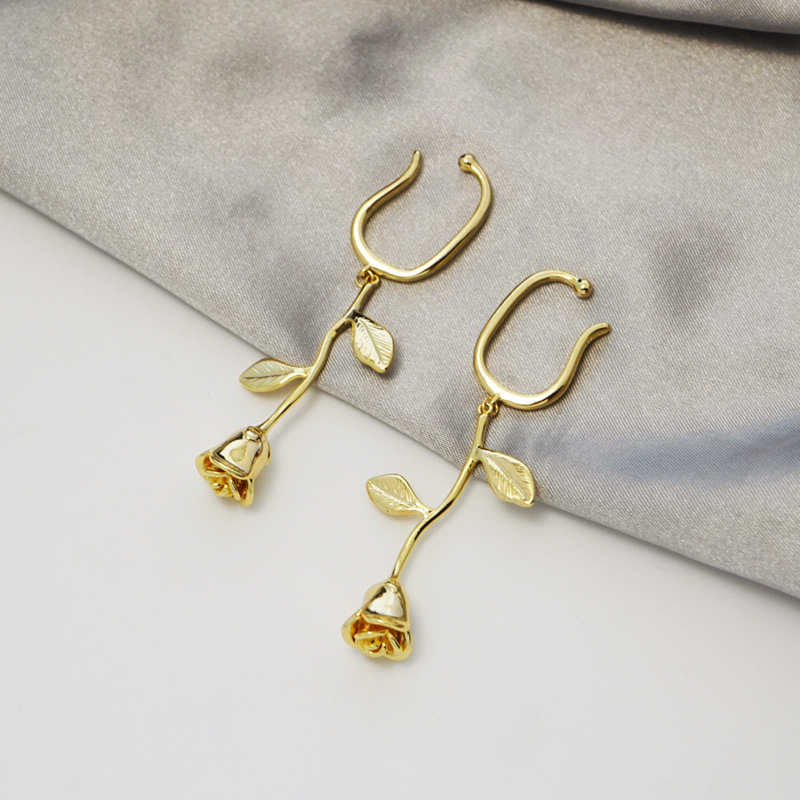 Pair of Women Rose Flower Pendant Clip Earrings