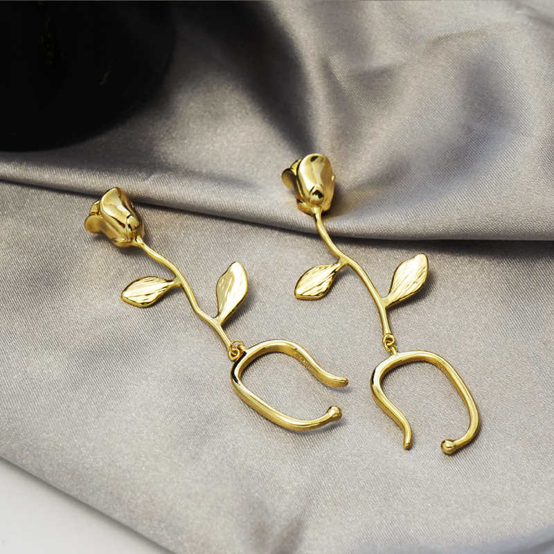 Pair of Women Rose Flower Pendant Clip Earrings