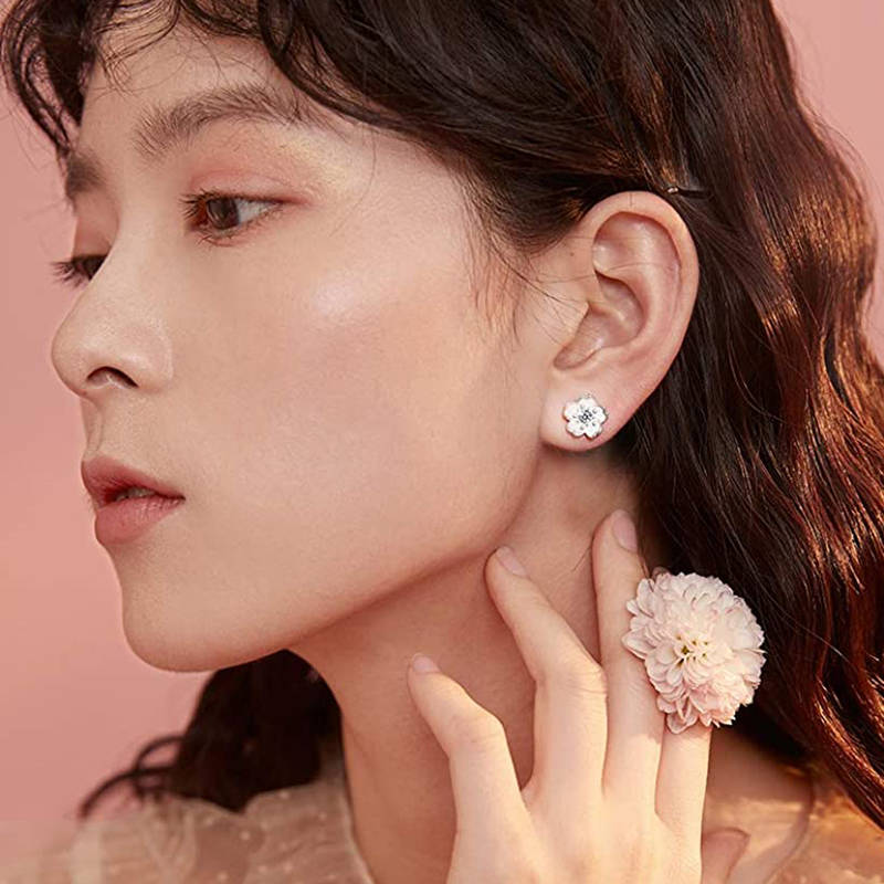 Flower Cubic-zirconia Stud Earrings for Women-White