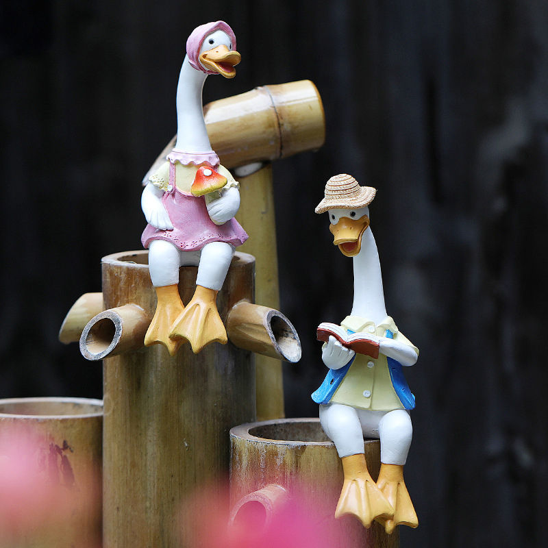 2 Pcs Sitting Couple Duck Resin Statues for Garden Patio Decor