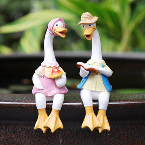 2 Pcs Sitting Couple Duck Resin Statues for Garden Patio Decor