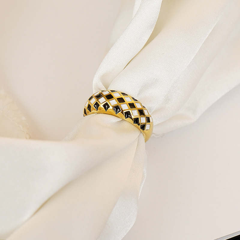 Black And White Checkerboard Finger Ring For Women Girl