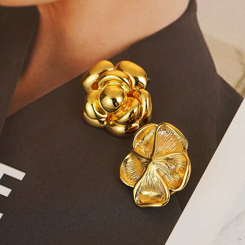 Vintage Rose Flower Stud Earrings Hypoallergenic For Women