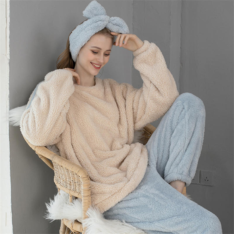 Womens Thickened Coral Fleece Pajamas Set with Scarf-Blue