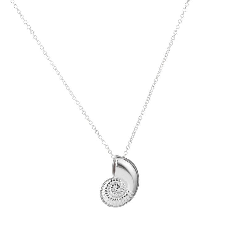 Fashion Woman Conch Pendant Necklace-Silver