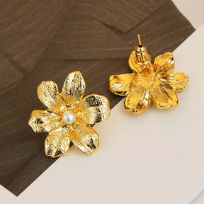 Pair of Pearl Sunflower Stud Earrings for Women