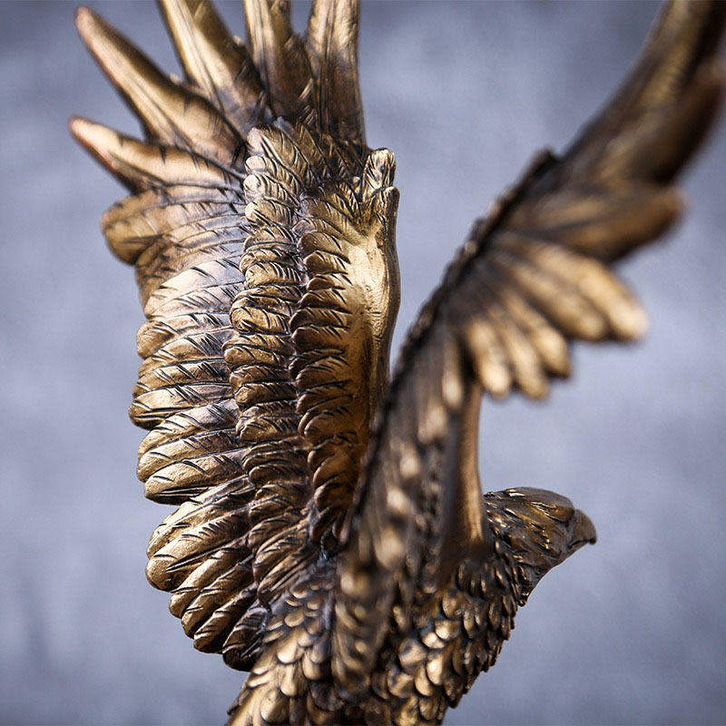 Resin Eagle Statue for Home Office Desktop Decoration