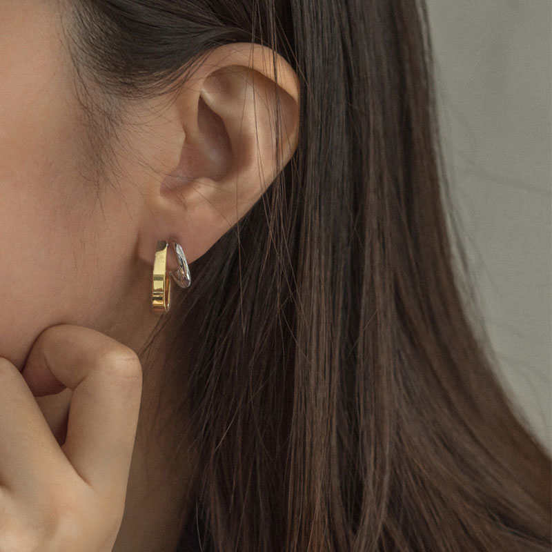 Simple Two Tone C-shaped Earrings Geometric Stud