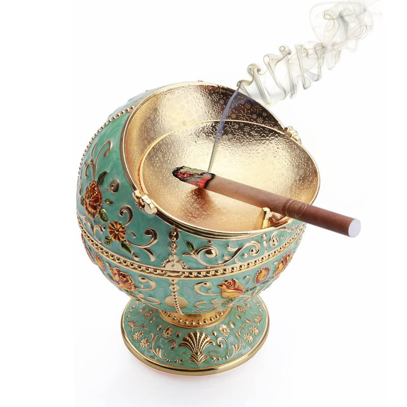 Windproof Ashtray with Lid Metal Portable Cigarettes Ashtray for Outdoors Indoors Hand Stamped Pattern Smoking Ashtray Fancy Gift -Jade Green