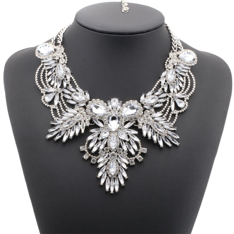 Boho Fashion Crystal Leaves Bib Necklace for Women