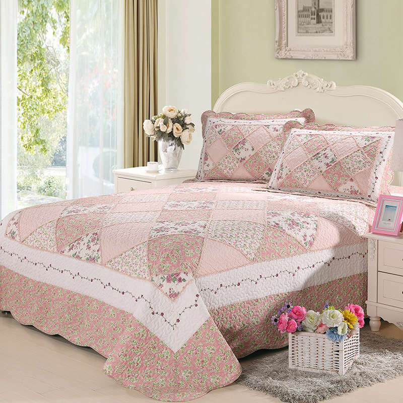 Pink Quilt Set Queen Size Floral Patchwork Quilted Bedspread for All Season