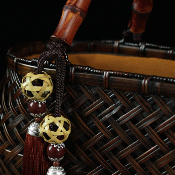 Retro Womens Bamboo Handbag Handmade Large Tote Bag Wicker Basket Bag With Ornaments
