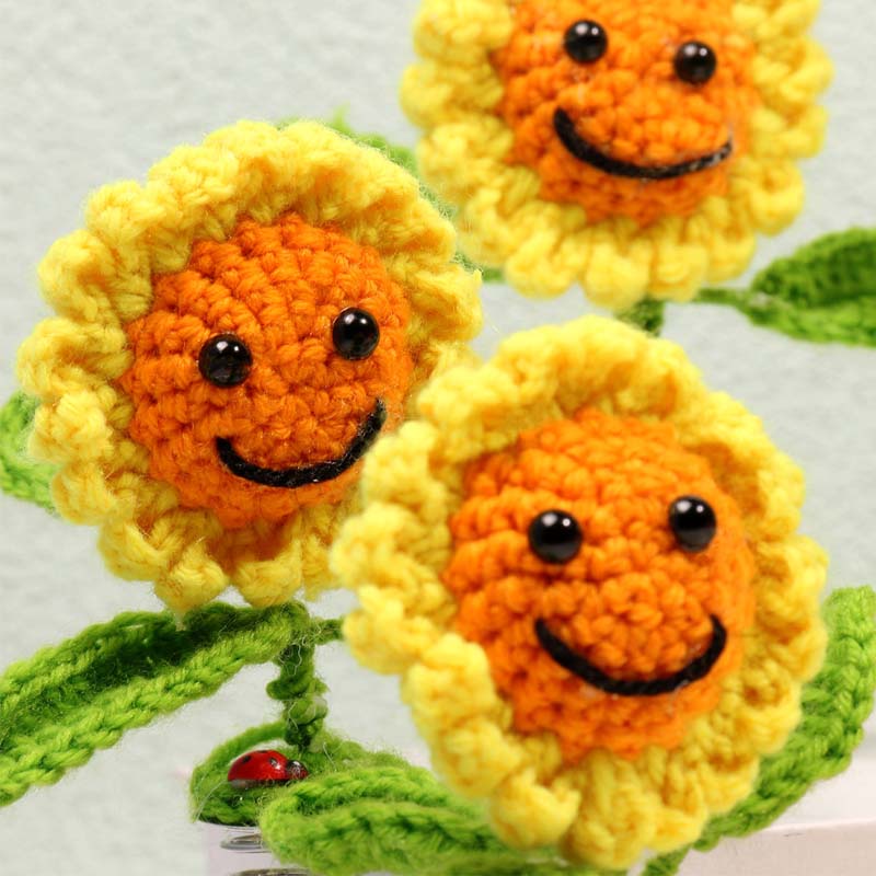 Smiley Shaking Sunflower Car Dashboard Decoration-Insect Two Leaf