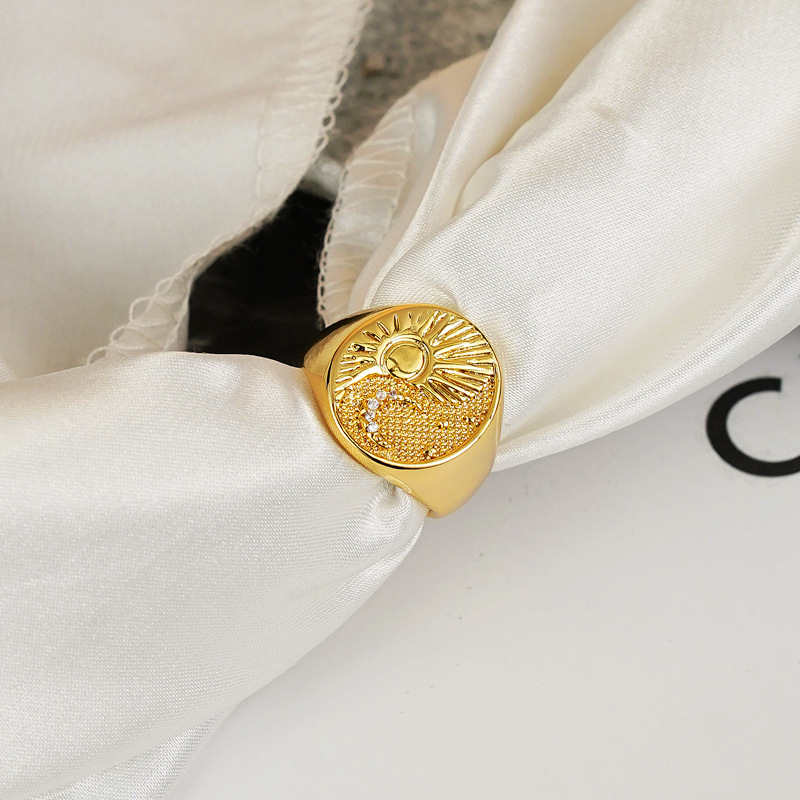 Gold Round Sunshine Pattern Ring For Women