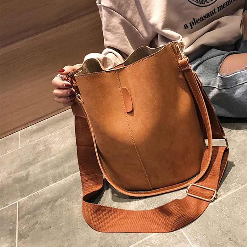 Women Bucket Bag Large Capacity Vintage PU Leather Handbag-Brown