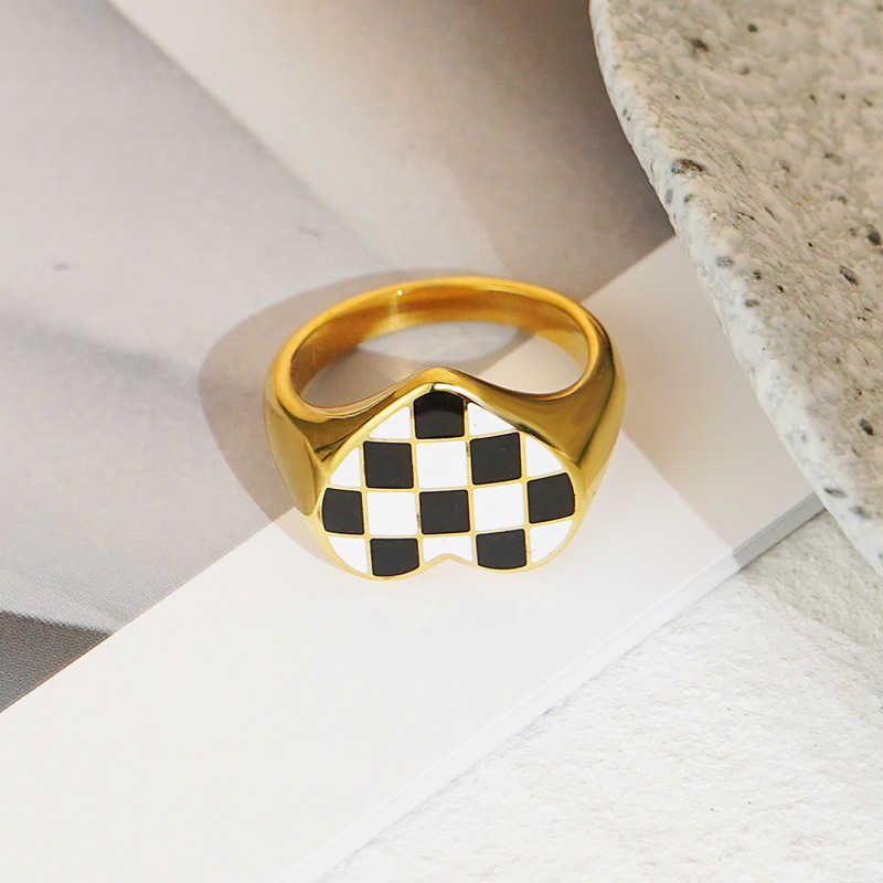Heart Ring Black and White Checkerboard Ring For Women