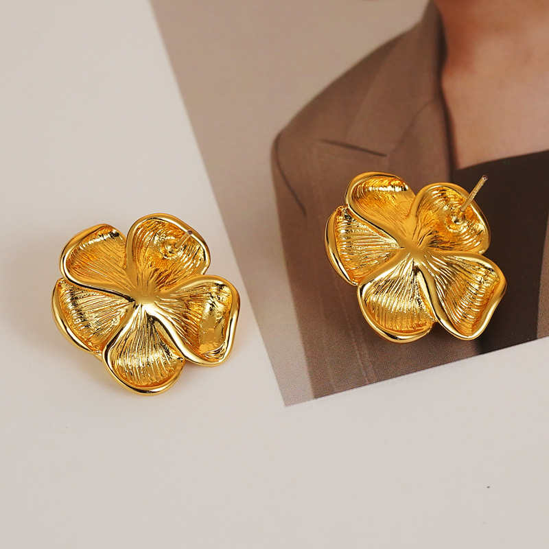 Vintage Rose Flower Stud Earrings Hypoallergenic For Women