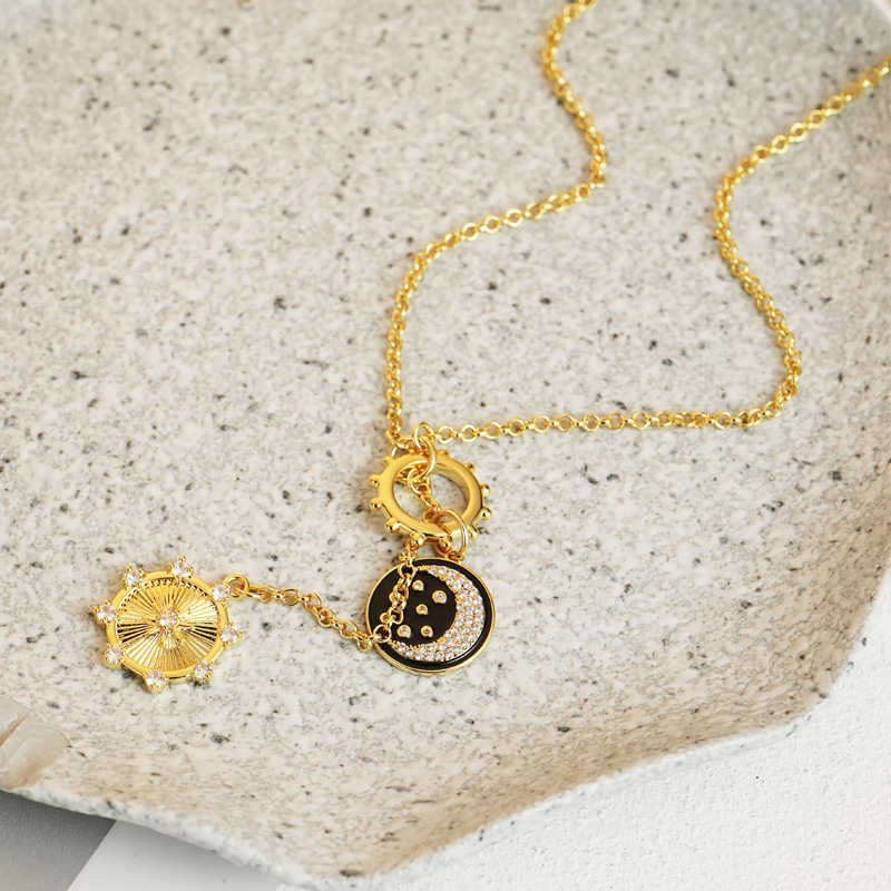 Retro Moon and Star Pendants Necklace Clavicle Chain-Gold